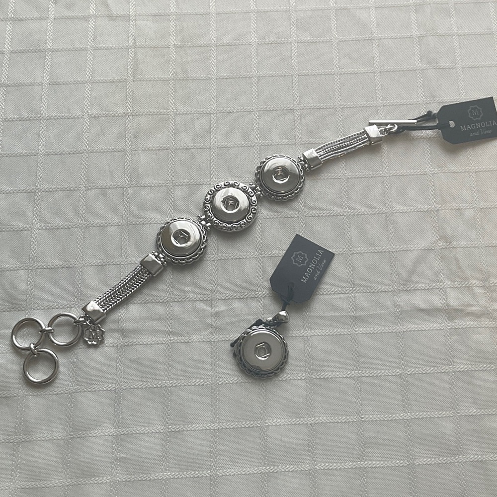 Silver Tone Snap Charm Bracelet